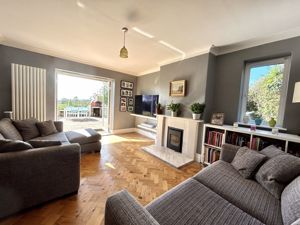 Sitting Room- click for photo gallery